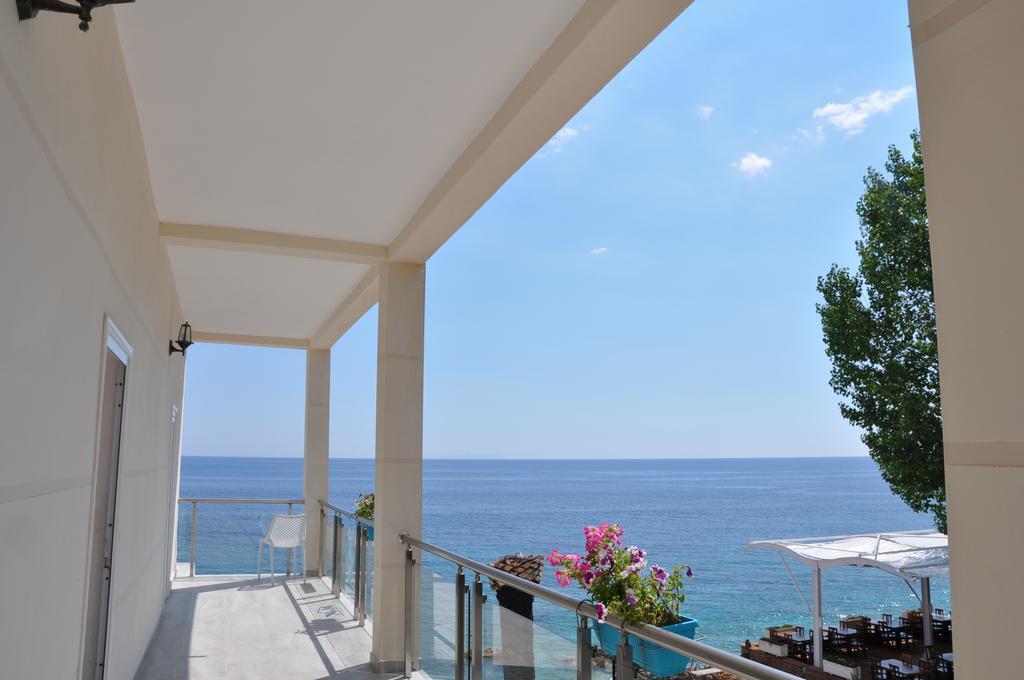 Riviera 
